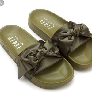 + Fenty Puma by Rihanna Bow Slides 💚